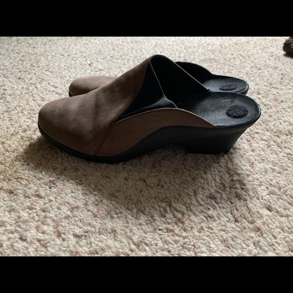 Everday brown clogs - Picture 2 of 5